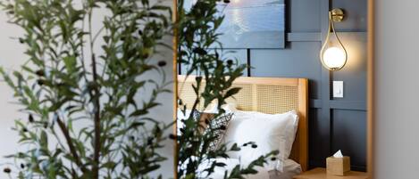 Studio Suite with Balcony - 2 Full Beds | 1 bedroom, in-room safe, iron/ironing board, free WiFi