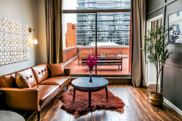 1 BR Suite with Private Patio - Queen Bed | In-room safe, iron/ironing board, free wired internet, bed sheets