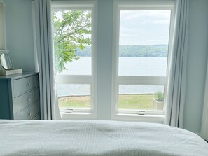 4 bedrooms, iron/ironing board, travel crib, free WiFi