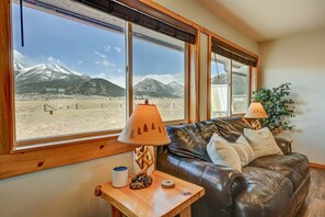 TV, foosball - Ultimate Privacy w/ Spa & Unbeatable Views (Buena Vista)