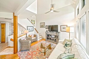 Smart TV, DVD player, books - Gorgeous, Peaceful Island Retreat-3 Bedroom-2 Bath (North Captiva)