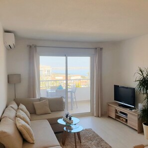 智能電視、DVD 播放機、乒乓球設施、音樂庫