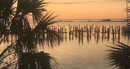 1147 NEW Cozy 2 Bedroom Condo on Mobile Bay