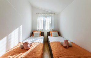 1 bedroom, free WiFi, bed sheets