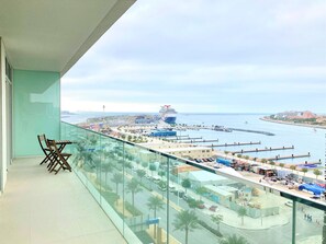 Apartment (2 Bedrooms) | Balcony