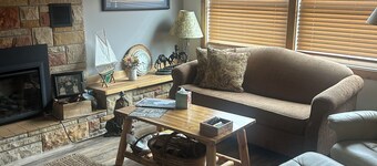 Lovely location close to the lake and downtown Lake CIty & Several beaches.