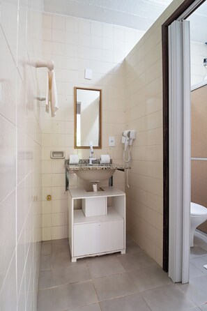 Shower, hair dryer, towels, soap - Studio Garden, beautiful studio with balcony and pool (SC)