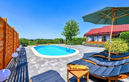 Beautiful home in Falinic Breg