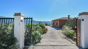 Unclassified image, 3 of 17, button - Stunning home in El Jaral (El Jaral)