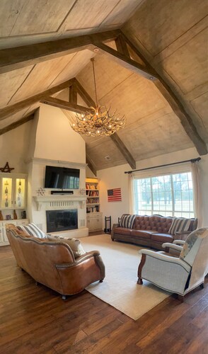 Modern farmhouse retreat between DFW and Houston.