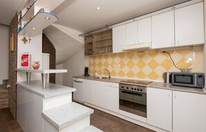 Kühlschrank, Ofen, Herdplatte, Geschirrspüler
