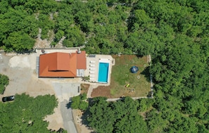 Exterior - Nice home in Donji Vinjani (Donji Vinjani)