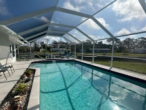 Piscina all'aperto, una piscina riscaldata