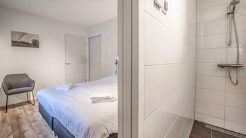 4 slaapkamers, reisbedje, gratis wifi, beddengoed