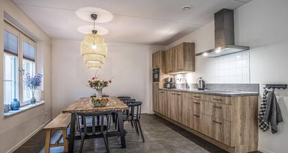 Nice home in Rijssen with WiFi