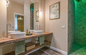 Shower - 3 bedroom stunning home in Piobbico (Piobbico)