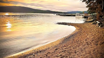 Beach nearby, sun loungers