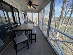 Outdoor dining - Woodson Bend-Golf, Pool Restaurant& More-Near Burnside W/Lake View - First Floor (Bronston)