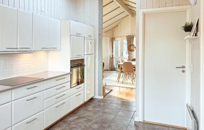 Réfrigérateur, plaque de cuisson, lave-vaisselle, cafetiÚre/bouilloire