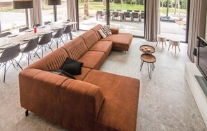 Smart TV, fireplace, table football, ping pong - Gorgeous home in Ferrières with WiFi (Ferrières)
