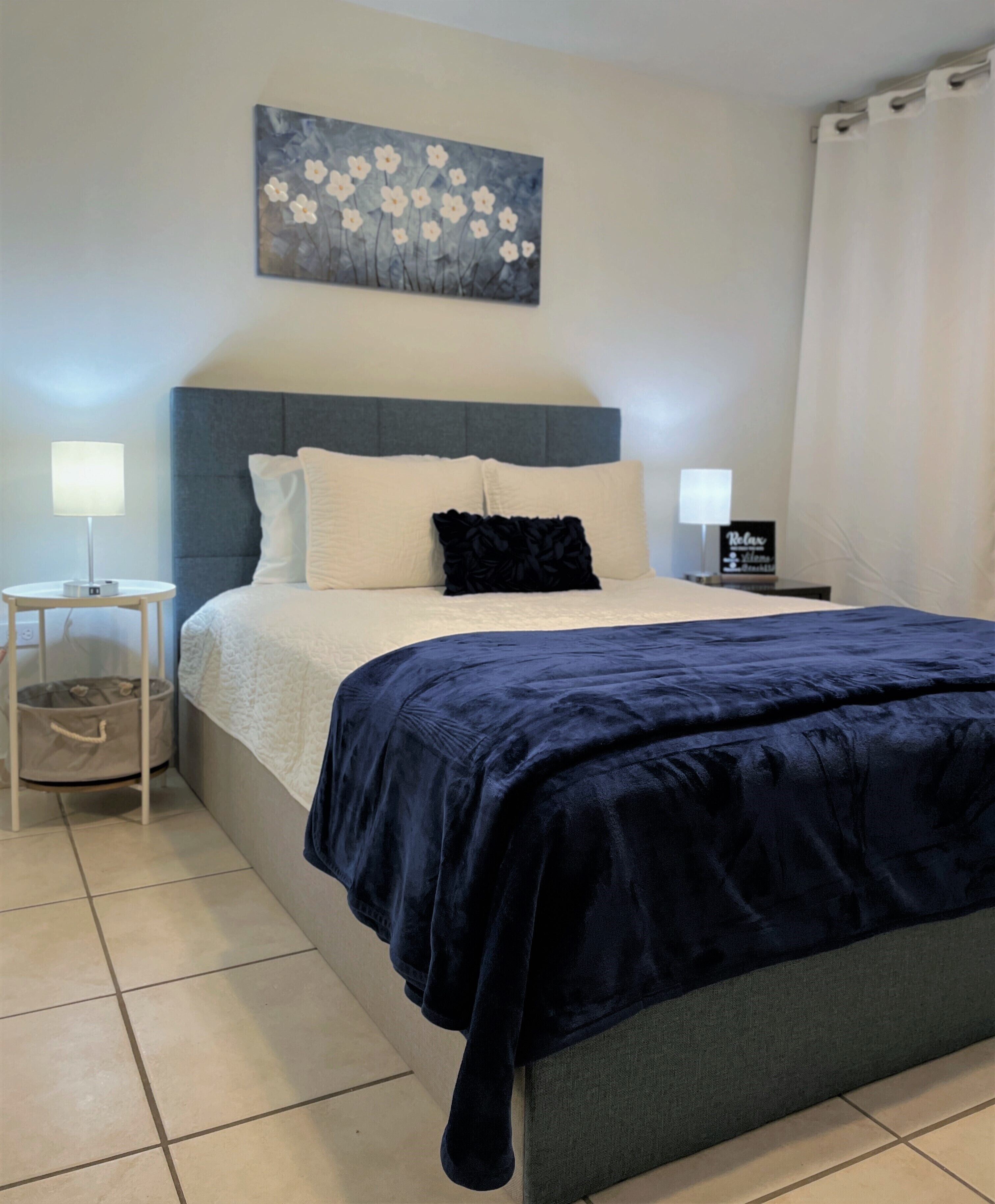 1 habitación, tabla de planchar con plancha, wifi gratis y ropa de cama 