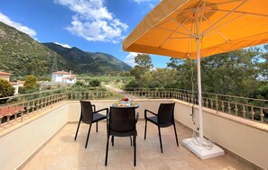 Outdoor dining - 2 bedroom nice apartment in Nafpaktos (Nafpaktos)