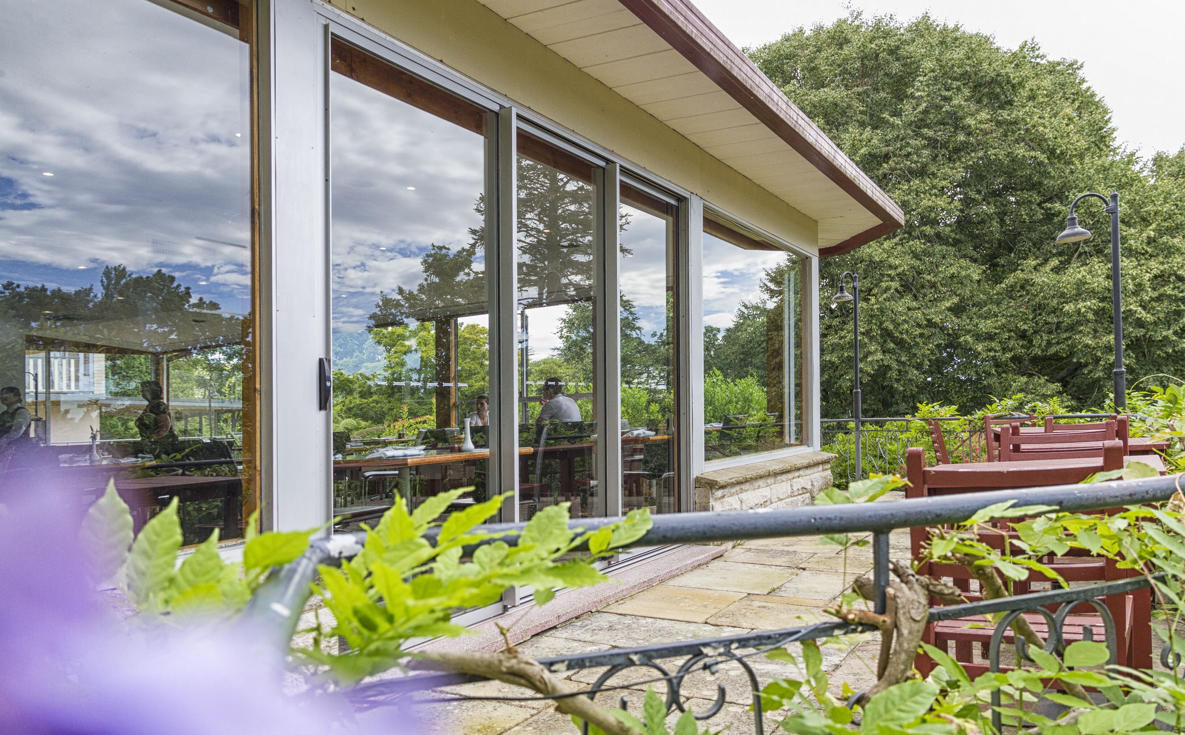 Daily full breakfast (AUD 25 per person)