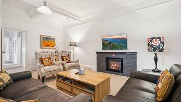 Room, Multiple Beds, Non Smoking (Cottage) | In-room safe, blackout curtains, iron/ironing board, free WiFi