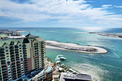 Spectacular-EmeraldGrande-3BR-Gulf View -Crab Island-Pools-Gym