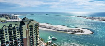 Spectacular-EmeraldGrande-3BR-Gulf View -Crab Island-Pools-Gym
