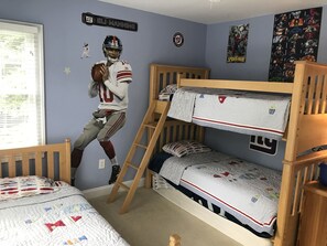 6 bedrooms, free WiFi, bed sheets
