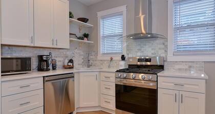 Modern All-New, Near Downtown, Private Parking - walking to Children Hospital