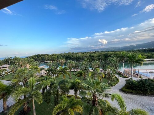 Luxurious condo Ocho Rios