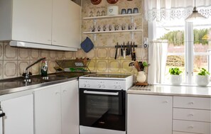 Réfrigérateur, plaque de cuisson, cafetière/bouilloire