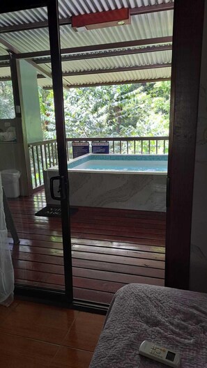 2 outdoor pools