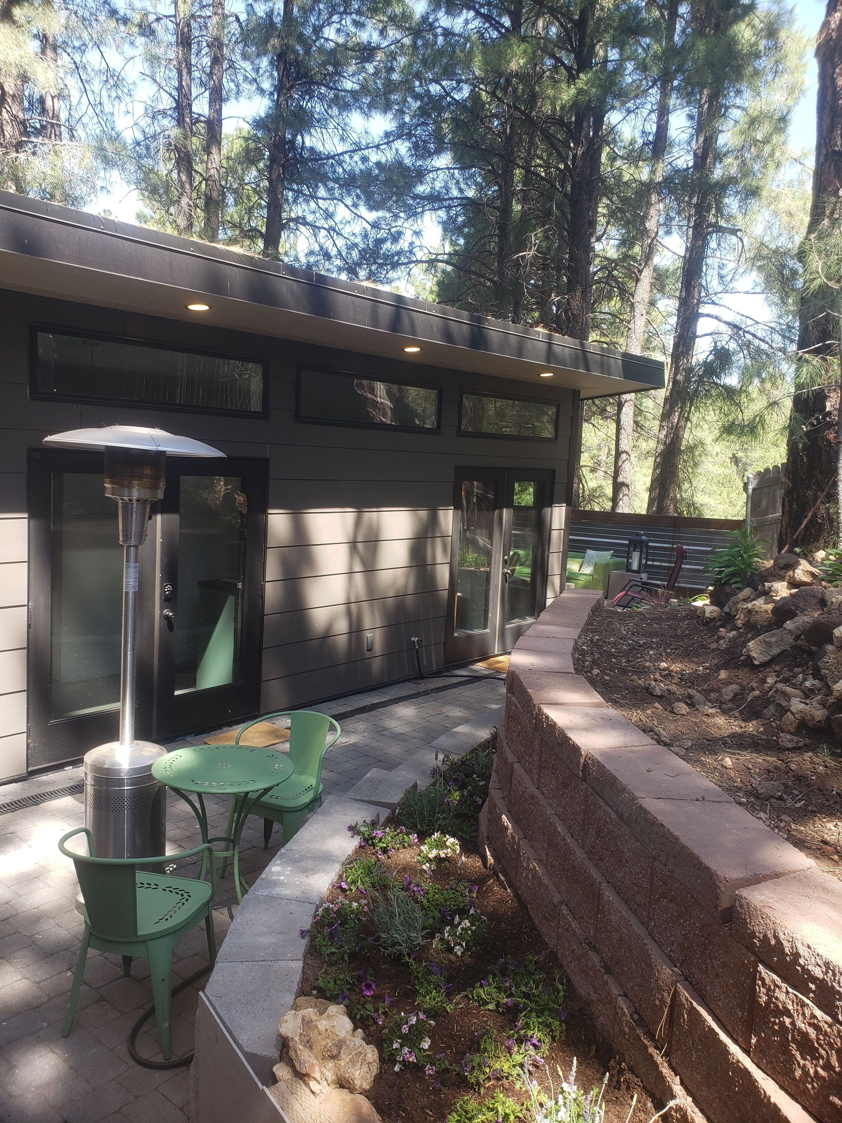 屋外ダイニングエリア