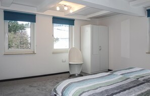 4 Schlafzimmer, Reisekinderbett, kostenloses WLAN, Bettwäsche