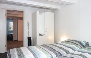 4 Schlafzimmer, Reisekinderbett, kostenloses WLAN, Bettwäsche