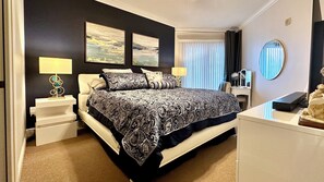 2 Schlafzimmer, Schreibtisch, Bügeleisen/Bügelbrett, WLAN