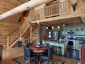 Dining - Quiet Secluded Luxury Cabin Retreat in Glen Spey - Fernwood Lodge (Glen Spey)