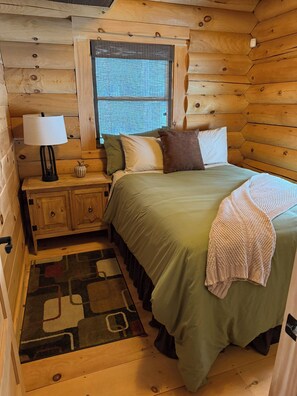 3 bedrooms, iron/ironing board, travel cot, free WiFi - Quiet Secluded Luxury Cabin Retreat in Glen Spey - Fernwood Lodge (Glen Spey)