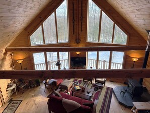 Smart-TV, peis og bøker