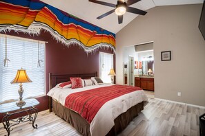 4 bedrooms, desk, iron/ironing board, free WiFi - RELAXING 4 BDR HACIENDA W/ FUTURISTIC SHOWERS (El Paso)