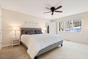 5 bedrooms, desk, iron/ironing board, free WiFi