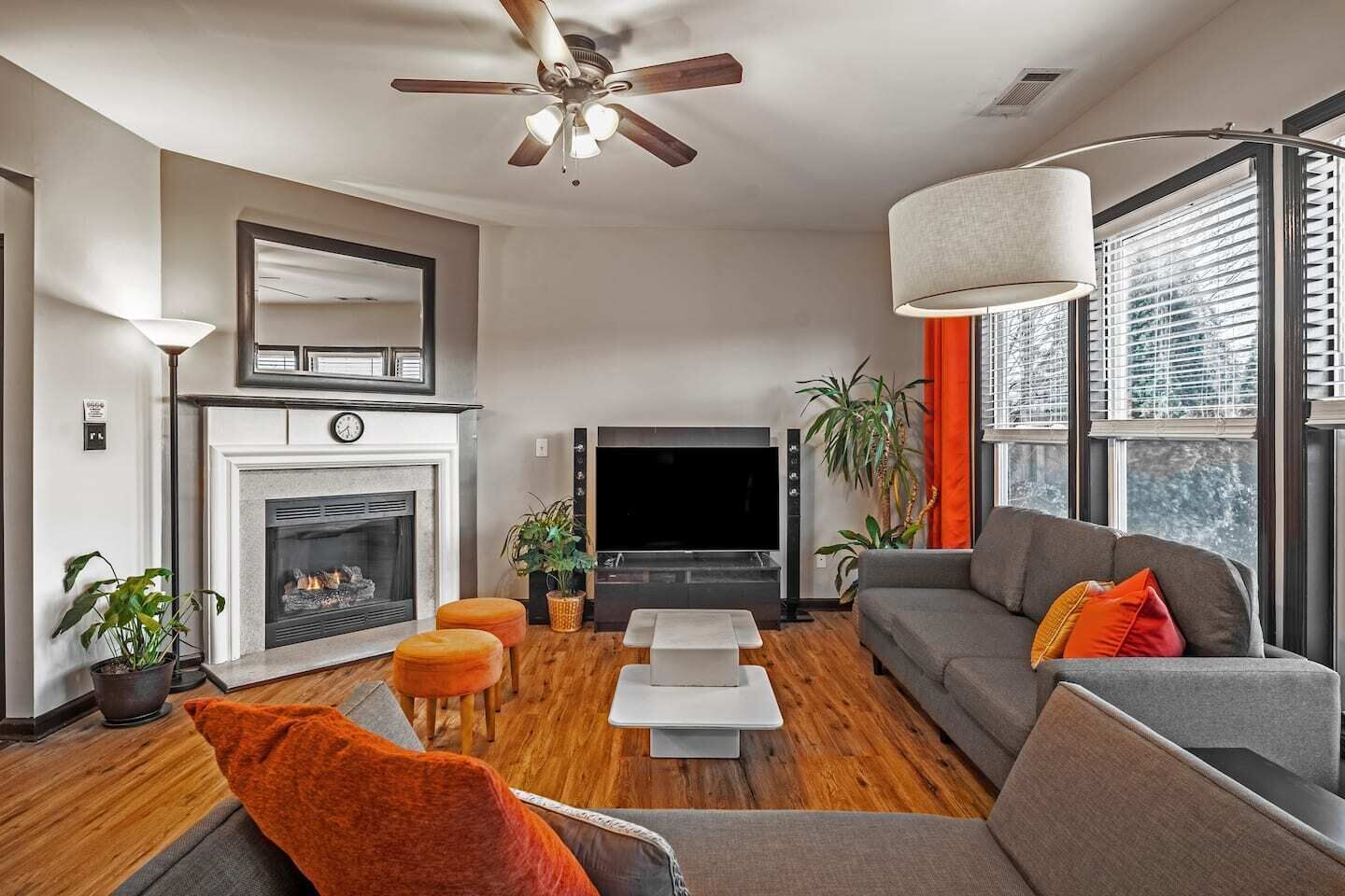 Smart TV, fireplace, offices