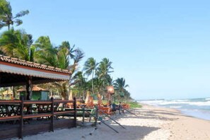 Beach - House 500 meters from Vilas beach, 5 bedrooms, with pool. (Lauro de Freitas)