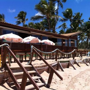 Beach - House 500 meters from Vilas beach, 5 bedrooms, with pool. (Lauro de Freitas)