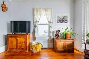 Smart TV, books
