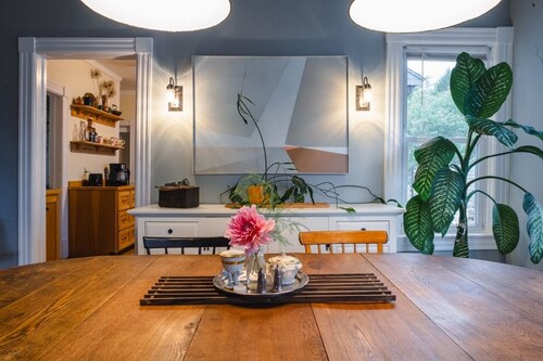 A country getaway in upstate NY, surrounded by art and nature.