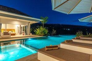 Pool - Villa IzaJay (Sukasada)